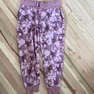 Athleta balance printed jogger